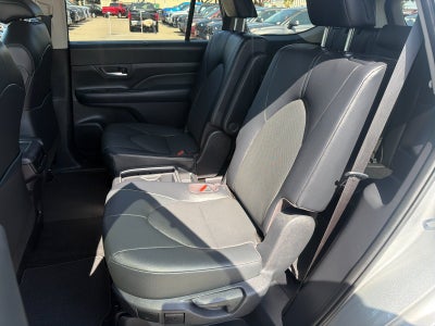 2025 Toyota Highlander XLE