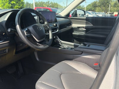 2025 Toyota Highlander XLE