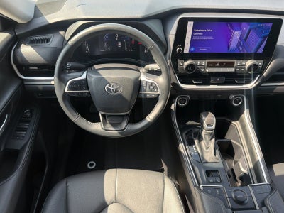 2025 Toyota Highlander XLE