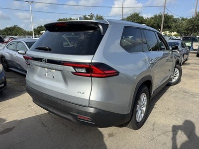 2025 Toyota Highlander XLE