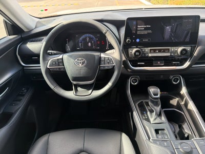 2025 Toyota Highlander XLE