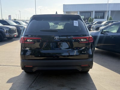 2025 Toyota Highlander XLE