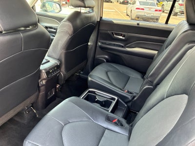 2025 Toyota Highlander XLE