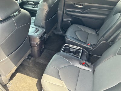 2025 Toyota Highlander XLE