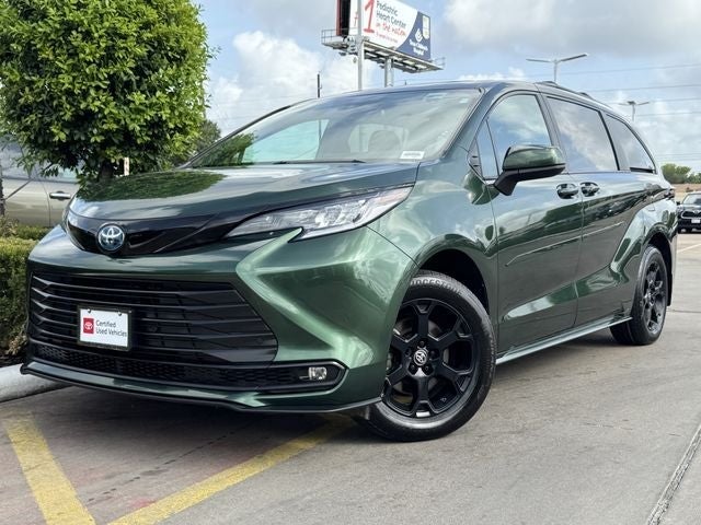 2025 Toyota Sienna Woodland Edition 7 Passenger