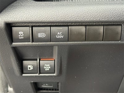 2022 Toyota Sienna XSE 7 Passenger