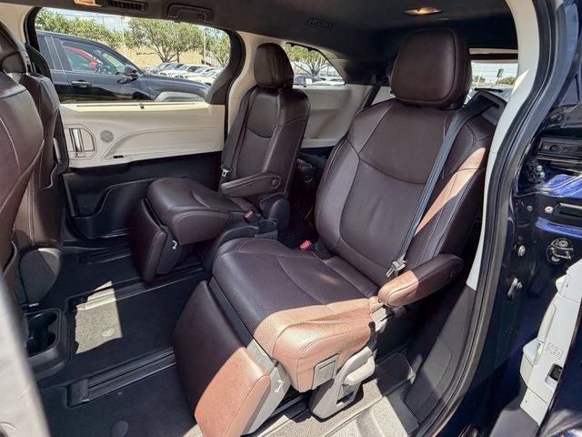 2021 Toyota Sienna Platinum 7 Passenger
