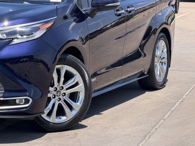 2021 Toyota Sienna Platinum 7 Passenger