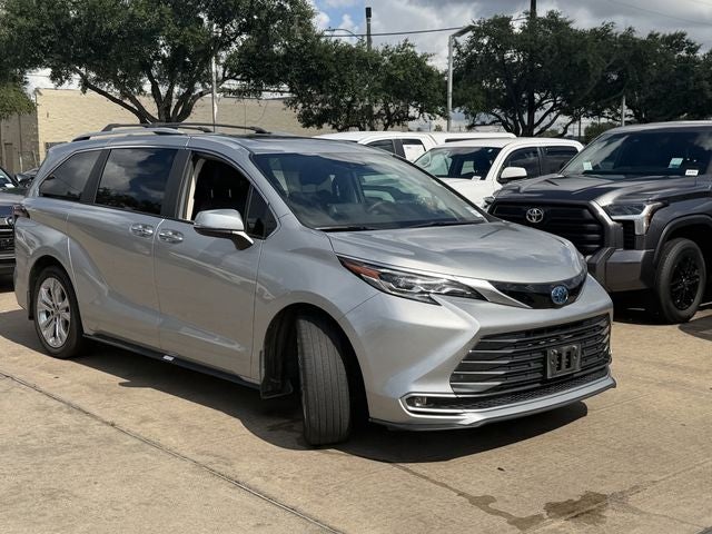 2024 Toyota Sienna Platinum 7 Passenger