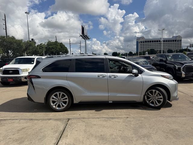 2024 Toyota Sienna Platinum 7 Passenger