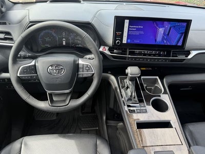 2025 Toyota Sienna Platinum 7 Passenger