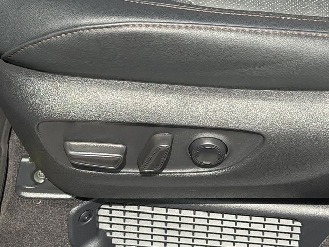 2025 Toyota Sienna Platinum 7 Passenger