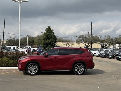 2022 Toyota Highlander Platinum
