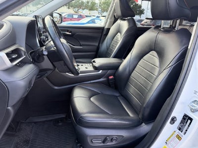 2022 Toyota Highlander Hybrid XLE