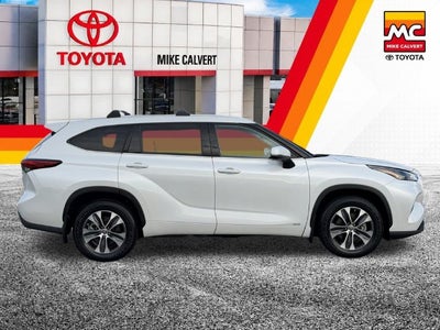 2022 Toyota Highlander Hybrid XLE