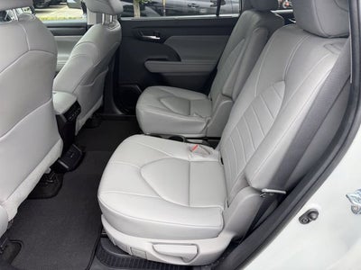 2023 Toyota Highlander Hybrid XLE