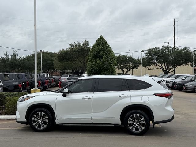 2023 Toyota Highlander Hybrid XLE