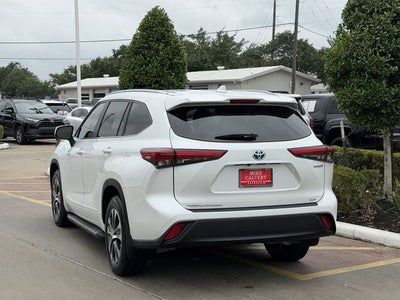 2023 Toyota Highlander Hybrid XLE