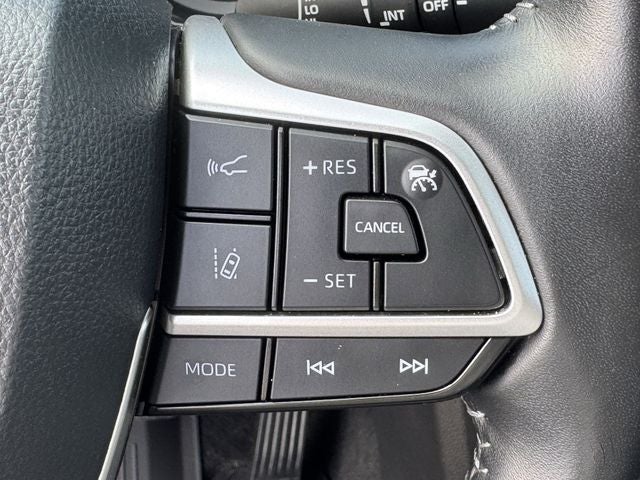 2025 Toyota Highlander LE