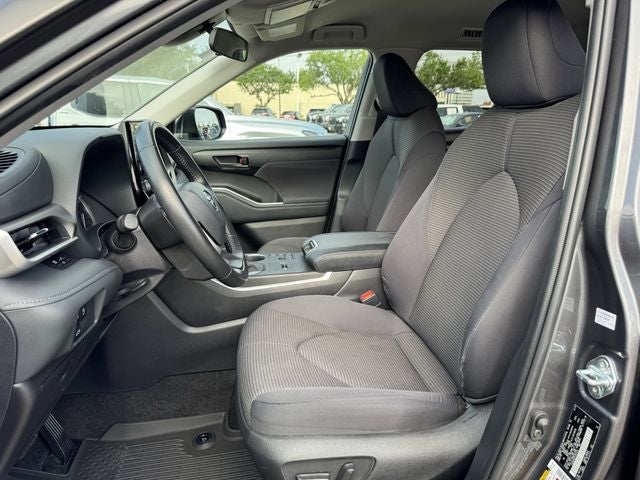 2025 Toyota Highlander LE