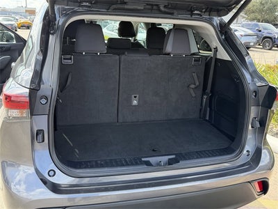 2024 Toyota Highlander LE