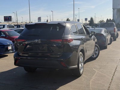 2024 Toyota Highlander LE