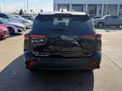 2024 Toyota Highlander LE