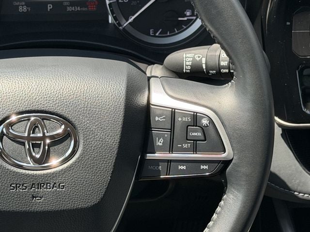 2025 Toyota Highlander LE