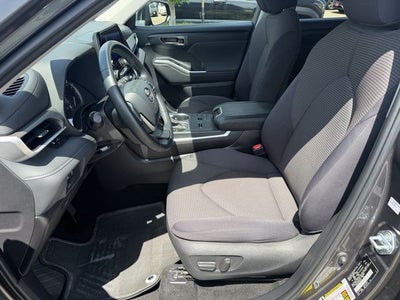 2025 Toyota Highlander LE