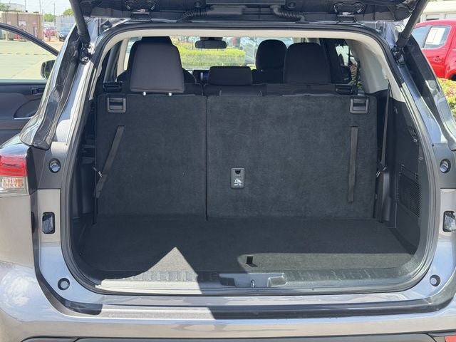 2025 Toyota Highlander LE