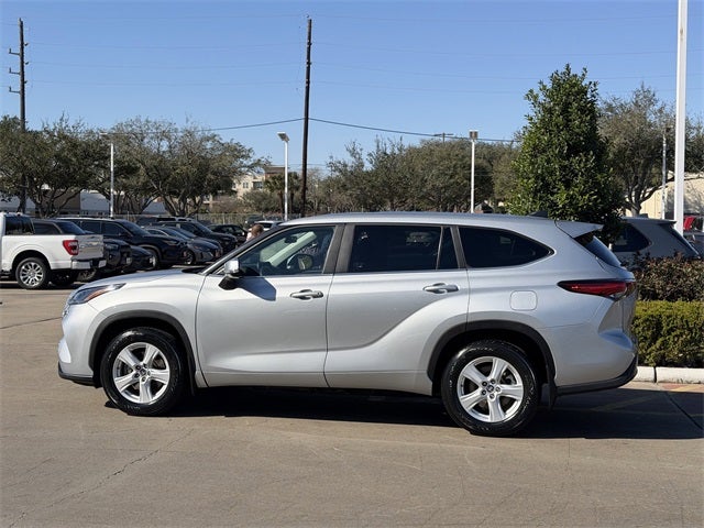 2023 Toyota Highlander LE