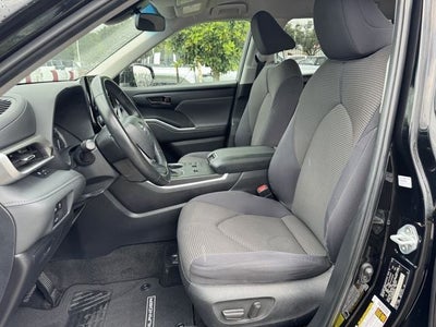 2024 Toyota Highlander LE