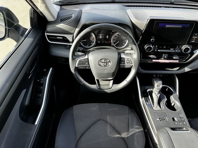 2025 Toyota Highlander LE