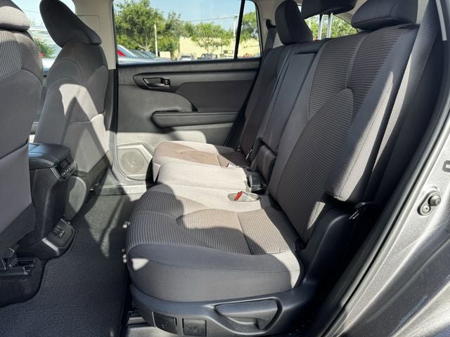 2025 Toyota Highlander LE