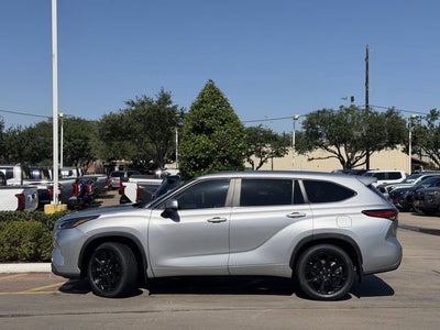2023 Toyota Highlander LE