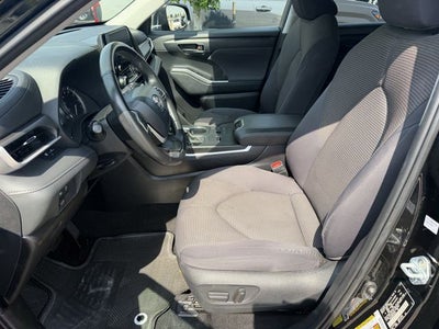 2024 Toyota Highlander LE