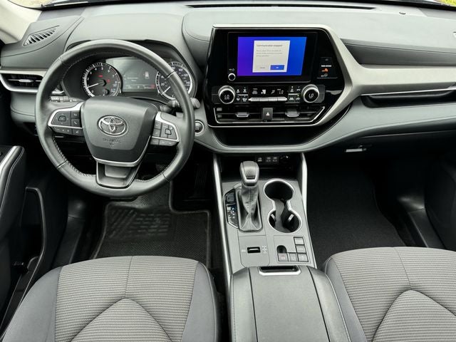2025 Toyota Highlander LE