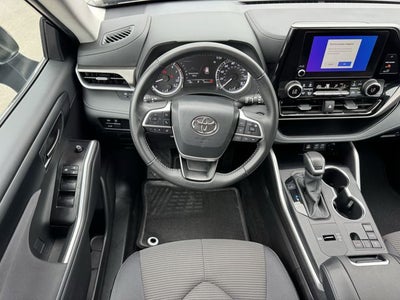 2025 Toyota Highlander LE