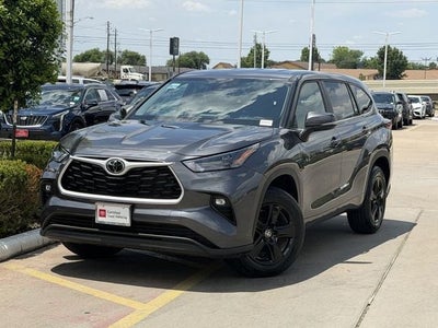 2025 Toyota Highlander LE