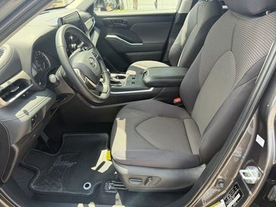2025 Toyota Highlander LE