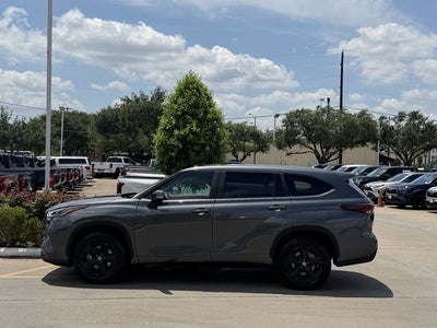 2025 Toyota Highlander LE