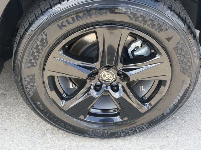 2025 Toyota Highlander LE