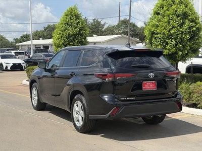 2025 Toyota Highlander LE