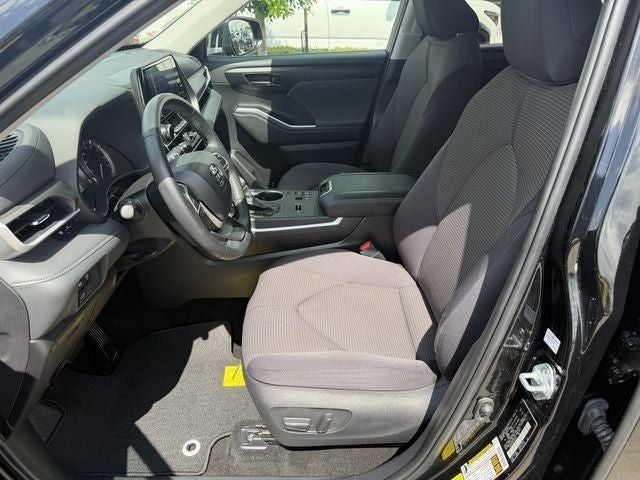 2025 Toyota Highlander LE