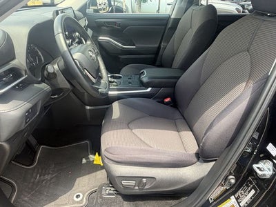 2025 Toyota Highlander LE