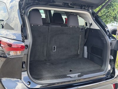 2025 Toyota Highlander LE