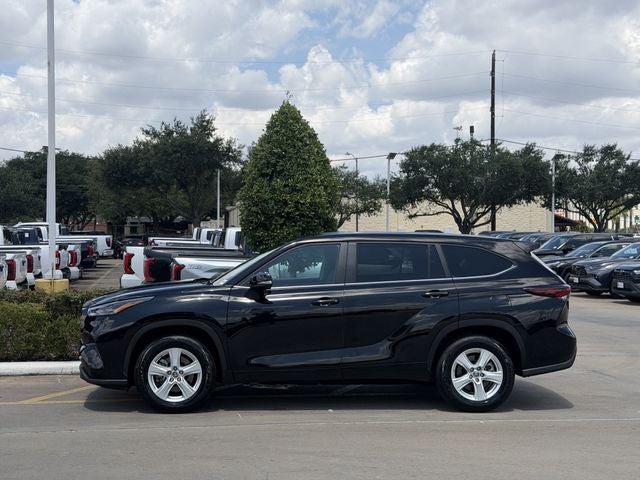 2025 Toyota Highlander LE
