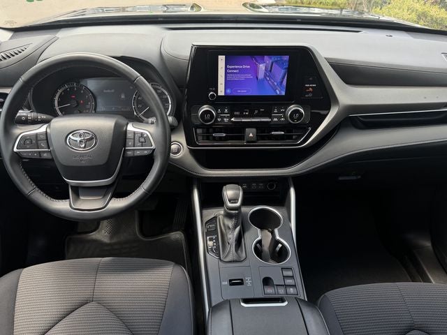 2025 Toyota Highlander LE
