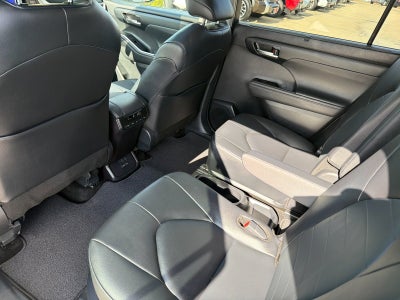2025 Toyota Highlander XLE