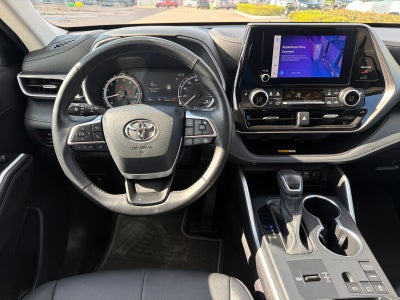 2025 Toyota Highlander XLE
